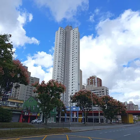 Apartamento amplo, próximo de tudo!-3